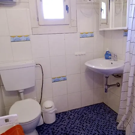 Hof Kranichweide, Holzblockhaus Saal