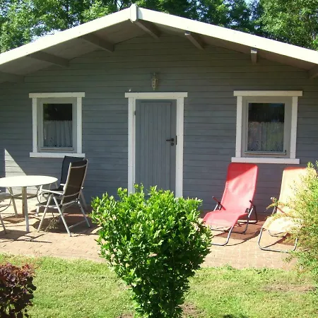 Hof Kranichweide, Holzblockhaus Saal